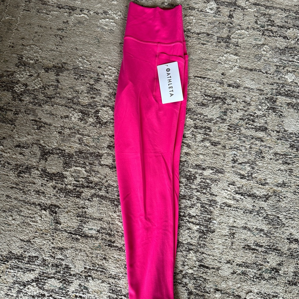Athleta salutation 7/8 leggings HOT PINK NEW WITH TAGS Size SMALL